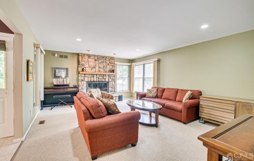 102 King St, Edison NJ 08820-1023 exterior