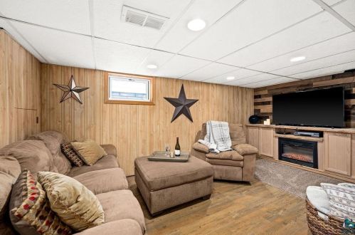 4625 5 St, Duluth MN 55807-2004 exterior