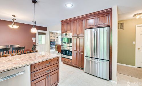 102 King St, Edison NJ 08820-1023 exterior