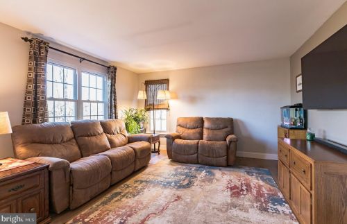 107 Bayberry Dr, Limerick PA 19468-1240 exterior