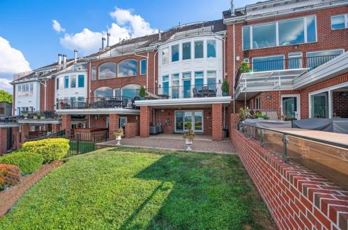 626 Grandview Ave, Pittsburgh PA 15211-1442 exterior