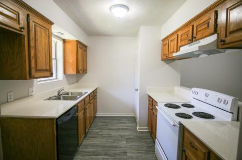 2223 Crosstimbers St, Huntsville TX 77320-3403 exterior