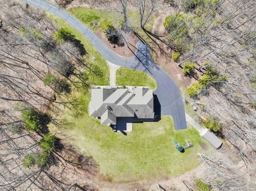 87 Frst Hl Dr, Farmington CT exterior