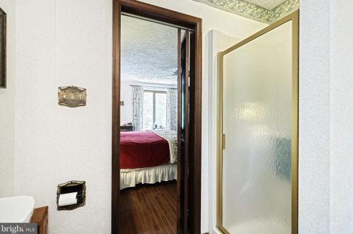 799 Laurel Wood Ln, Hanover PA 17331-6868 exterior