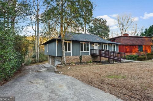 6376 El Caudillo Ct, Atlanta, GA 30349-4033