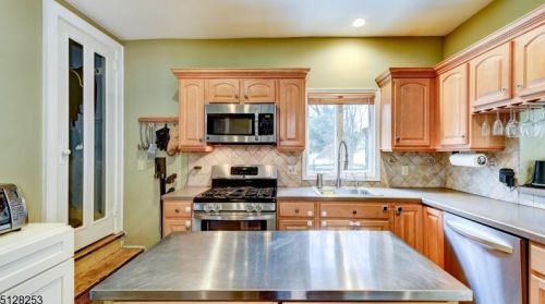 59 Mountainview Ave, Nutley NJ 07110-2233 exterior