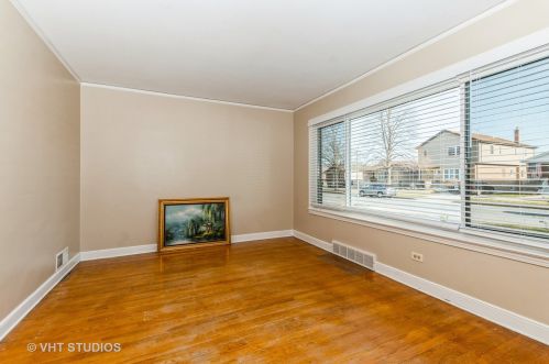 10338 Central Park Ave, Chicago, IL 60655-3110