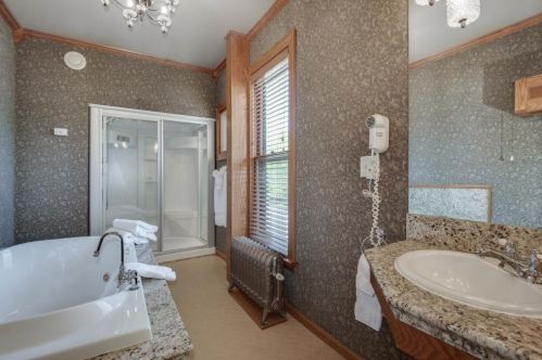 626 4th St, Stillwater MN 55082-4827 exterior