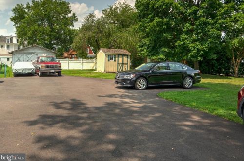 775 Main St, Limerick PA 19468-2403 exterior