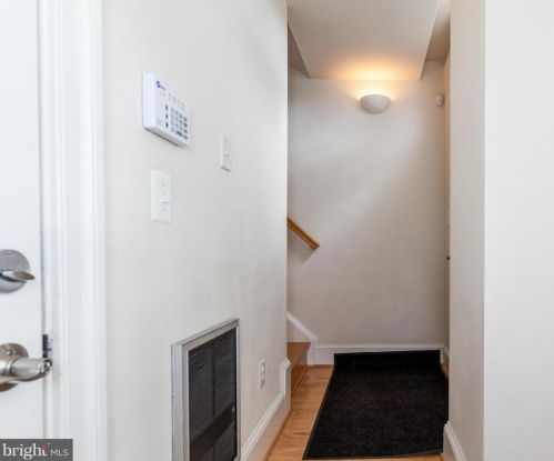 522 Royal St, Alexandria VA  22314-2024 exterior