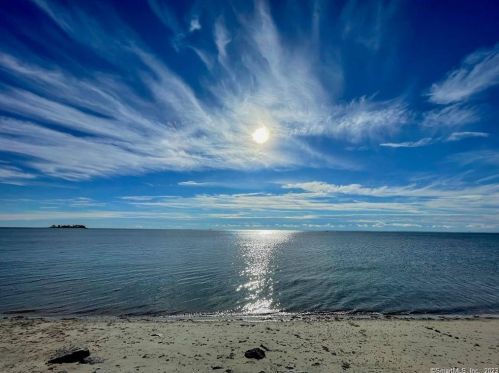 77 Broadway, Milford CT 06460-6129 exterior