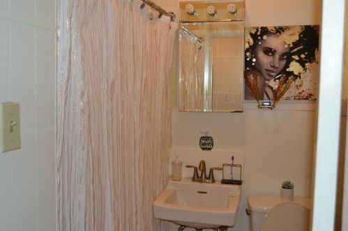 2023 Delaware Ave, Pittsburgh PA 15218-1875 exterior