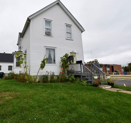 644 Mcalister Ave, Waukegan, IL 60085-6470