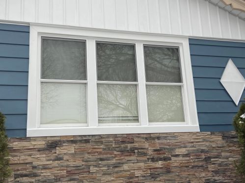 5729 Nash St, Milwaukee, WI 53216-2858