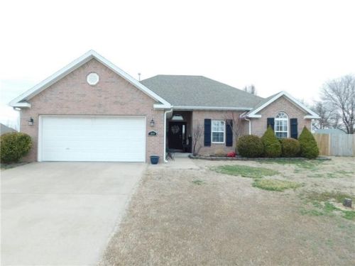 348 Mcgeehee Ln, Springdale, AR 72762-8441