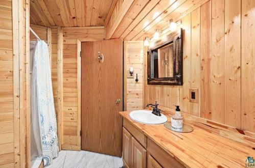 4923 Oakley St, Duluth MN 55804-1274 exterior