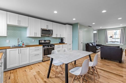 133 Pius St, Pittsburgh PA 15203-1618 exterior