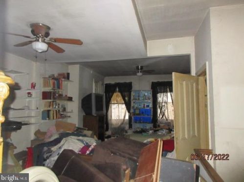 2419 Carlisle St, Philadelphia PA 19132-4018 exterior