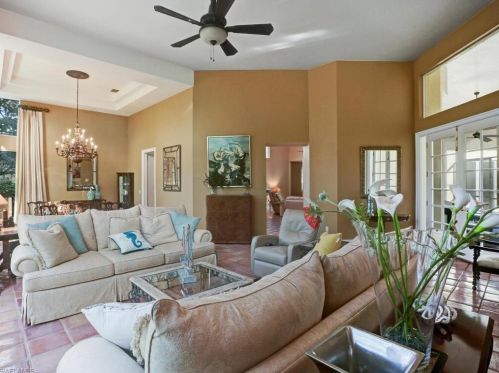 15287 Burnaby Dr, Naples FL 34110-7930 exterior