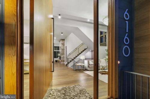 6160 Hardy Dr, Mc Lean VA 22101-3112 exterior