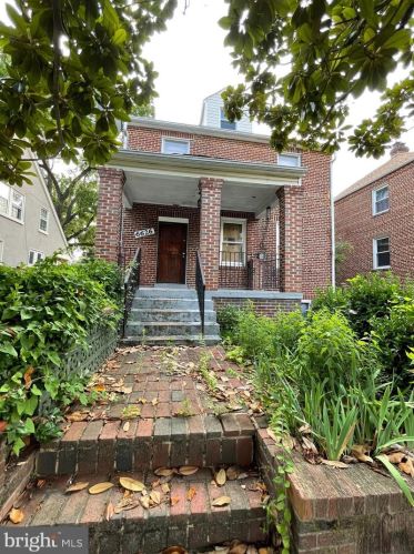 6626 7th St, Washington, DC 20012-2624