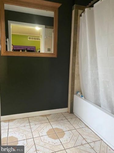 15 Pne St, Camden NJ 08103-3353 exterior