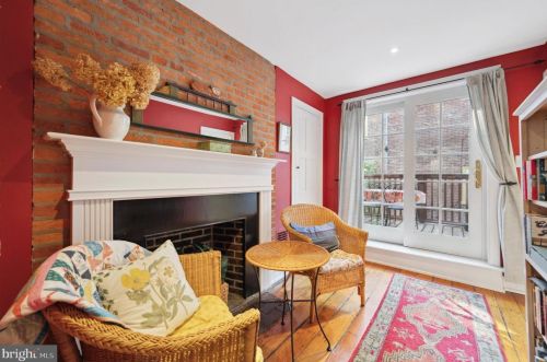 330 Camac St, Philadelphia PA 19107-5926 exterior