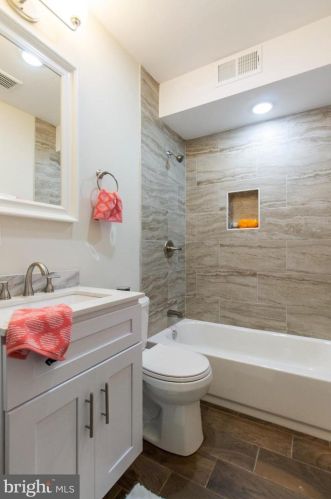 816 16th St, Philadelphia PA  19146-0020 exterior