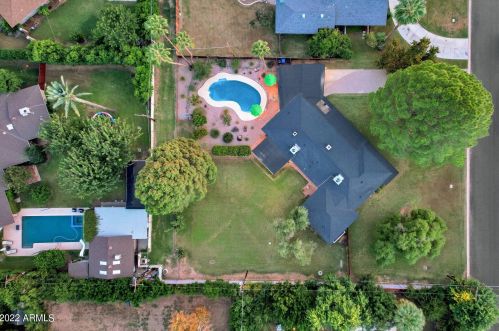 8051 14 Ave, Phoenix AZ 85023-2585 exterior