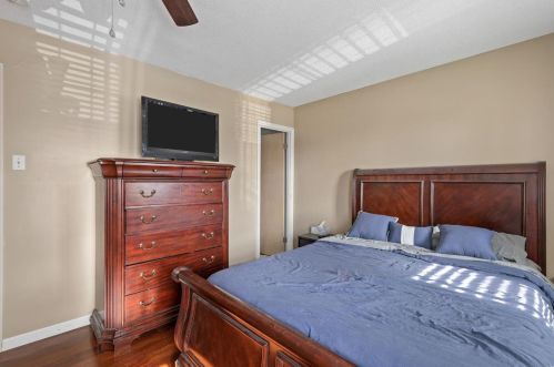 8757 Santa Bella Dr D, Hazelwood MO 63042-2917 exterior