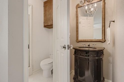 10505 Berthound Dr, Austin TX 78758-4732 exterior