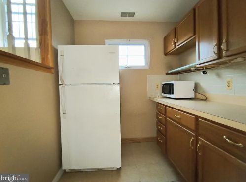 21 Victory Ct, Dover NJ 07801-5563 exterior