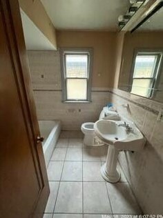 4644 Keefe Ave, Milwaukee, WI 53216-2915