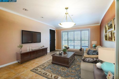 790 Charlton Dr, Concord CA 94523-3551 exterior