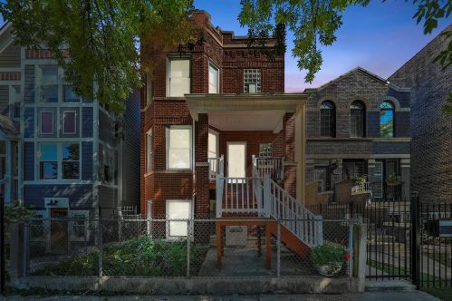 2943 Fairfield Ave, Chicago IL 60625-2719 exterior