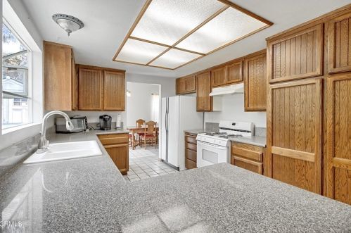 1111 Rivas Ln, Oxnard CA 93035-2748 exterior