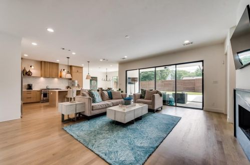 8518 Glencrest Ln, Dallas TX  75209-2632 exterior