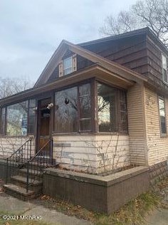 2420 7th St, Meskegon, MI 49444-1418