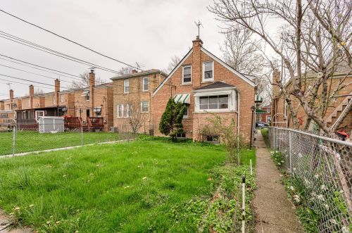 10430 Vernon Ave, Chicago, IL 60628-2950