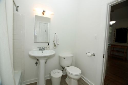 2420 Weil St, Milwaukee WI 53212-3045 exterior