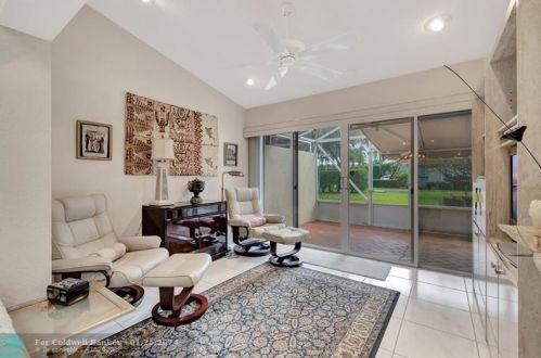 7572 Is Breeze Ter, Boynton Beach FL 33437-5403 exterior