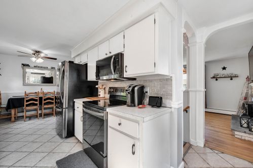 90 Dana Ln, Meriden CT 06451-5032 exterior