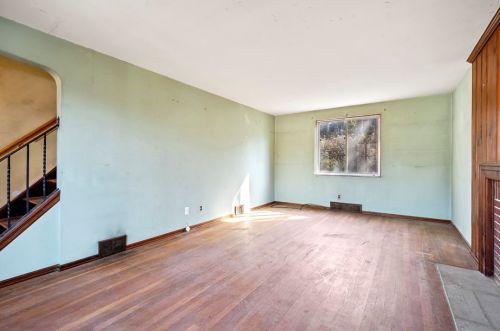 120 Rae Ave, Pittsburgh, PA 15228-1229