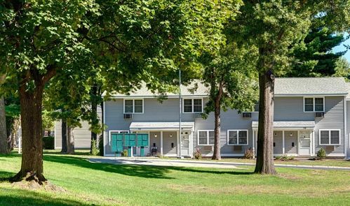 1 Beacon Cir, Springfield MA  01119-2099 exterior