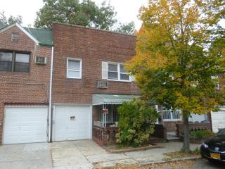 1422 16th St, Brooklyn, NY 11230-6608