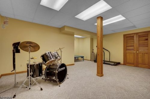 10 Delaney Ct, Bridgewater NJ 08807-5568 exterior