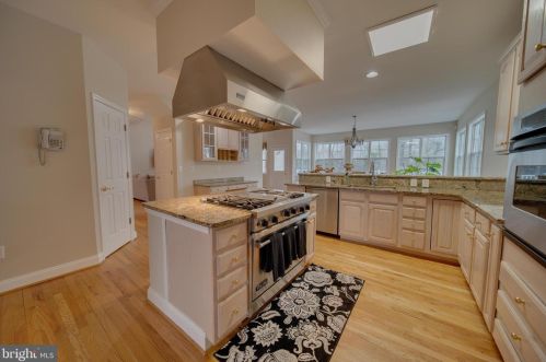 15529 Holly Grove Rd, Silver Spring MD 20905-3815 exterior