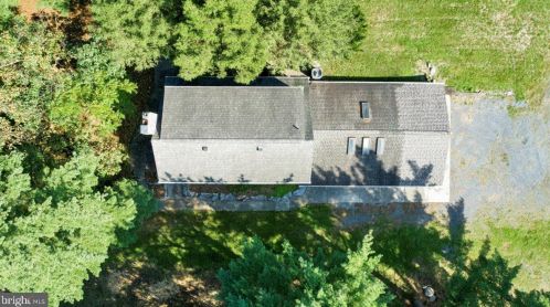 752 Nyes Rd, Hummelstown PA 17036-8688 exterior