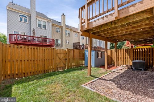 7047 Chesley Search Way, Alexandria VA 22315-4754 exterior