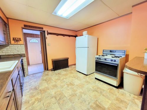 829 34 St, Chicago IL 60608-6703 exterior